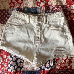 Wild Fable Size 4 womens distressed white jean shorts
